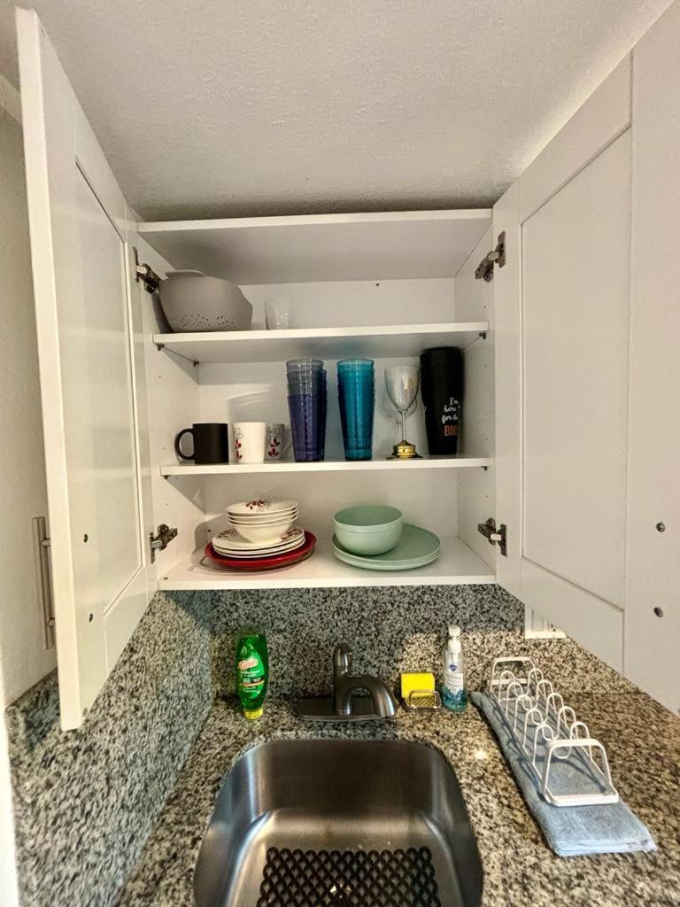 Nice Queen Bedroom - Best Location In Miami - Luggage Storage Service, Parking And Laundry Dış mekan fotoğraf